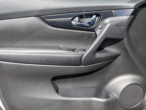 Used 2018 Nissan Rogue SL FWD image 24