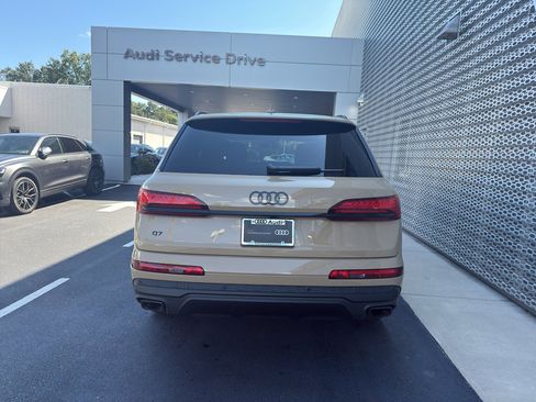 Used 2025 Audi Q7 3.0T Premium Plus image 4