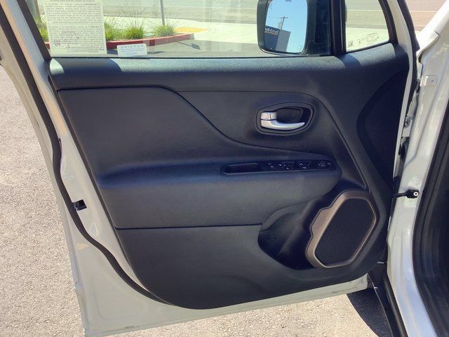 Used 2023 Jeep Renegade Latitude AWD/4WD image 9