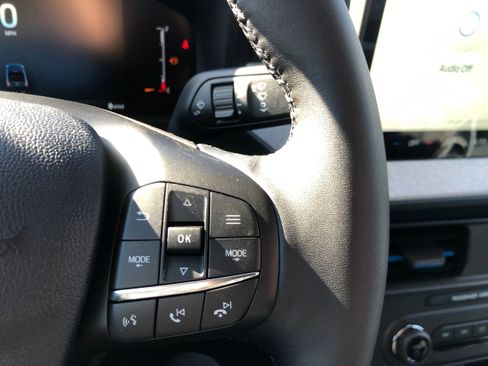 New 2025 Ford Maverick XLT w/ XLT Luxury Package image 40