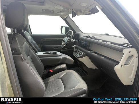 Used 2021 Land Rover Defender 90 First Edition AWD/4WD image 17