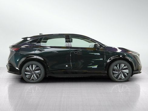 Used 2023 Nissan Ariya AWD image 7