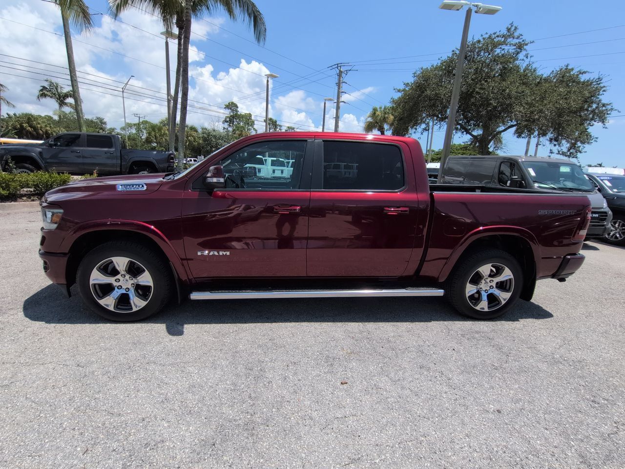 Used 2022 RAM 1500 Laramie w/ Sport Appearance Package AWD/4WD image 8