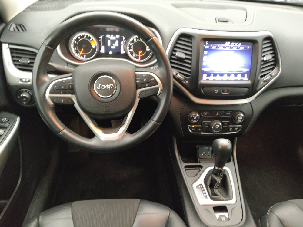 Used 2018 Jeep Cherokee Latitude Plus FWD image 22