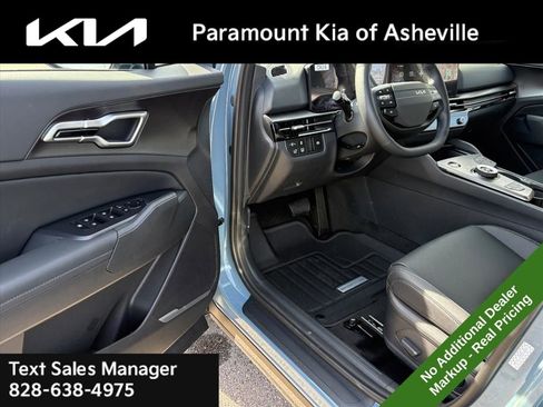 New 2026 Kia Sportage EX image 17