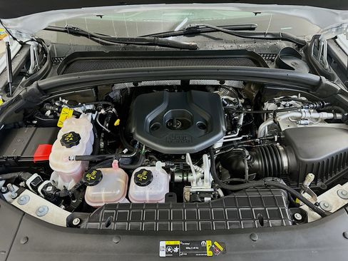 Used 2023 Jeep Grand Cherokee 4WD 4xe w/ Luxury Tech Group II image 34