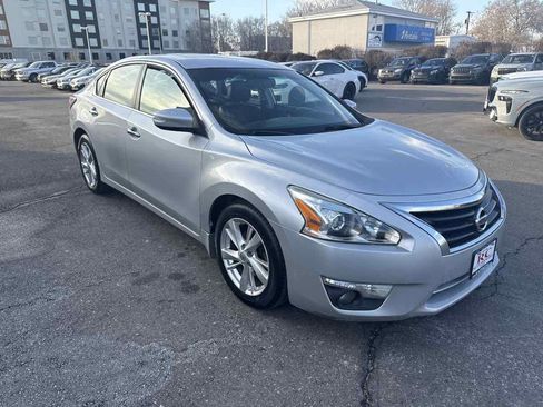 Used 2013 Nissan Altima 2.5 SL w/ 2.5 Moonroof Pkg image 4