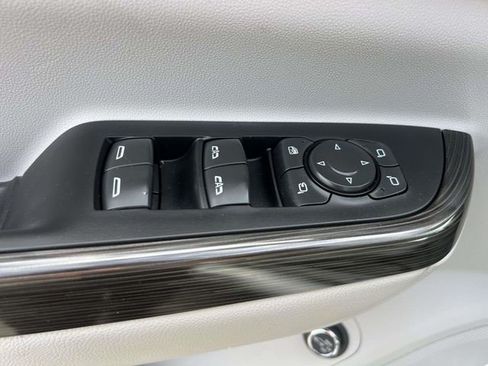 Certified 2023 GMC Acadia SLT w/ Preferred Package AWD/4WD image 17