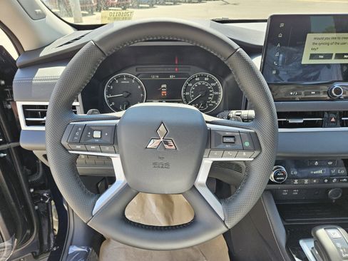 New 2026 Mitsubishi Outlander SE AWD/4WD image 14