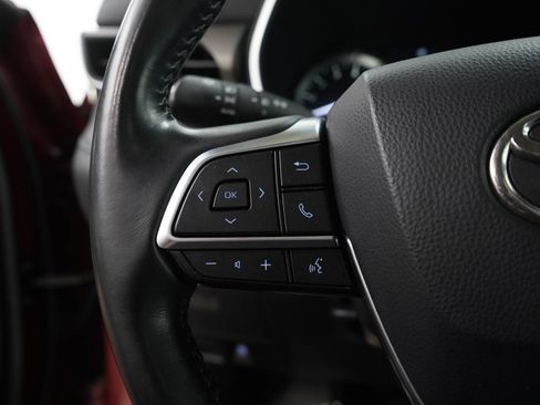 Used 2020 Toyota Highlander XLE AWD/4WD image 27