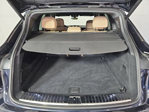 Used 2021 Porsche Cayenne AWD/4WD image 12
