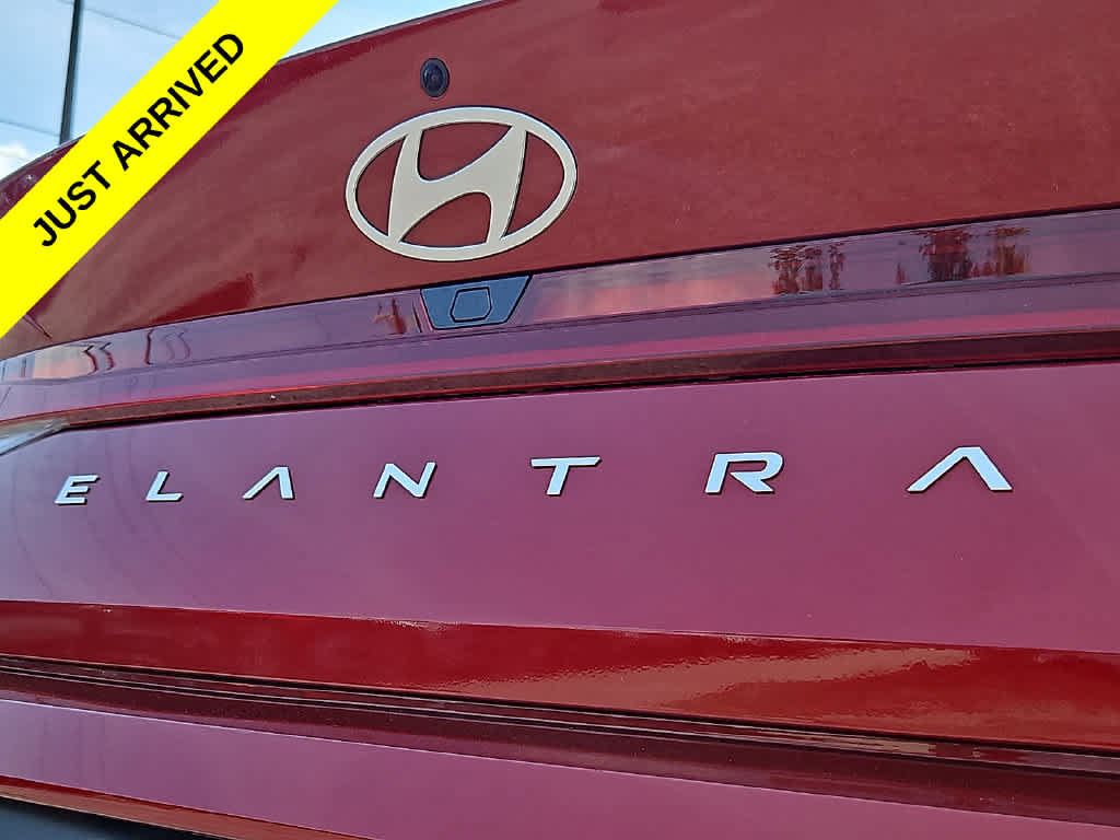 Used 2024 Hyundai Elantra Limited FWD image 32