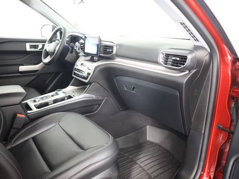 Used 2024 Ford Explorer XLT w/ Equipment Group 202A AWD/4WD image 68