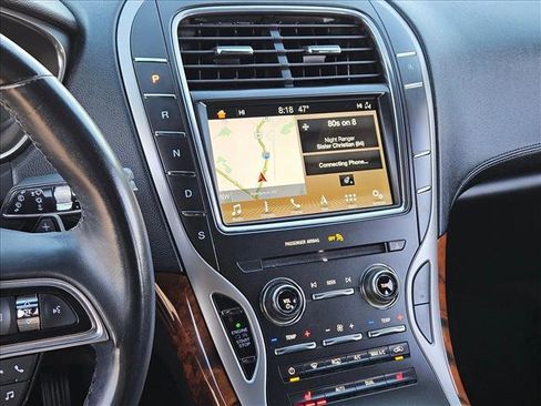 Used 2019 Lincoln Nautilus Select image 14