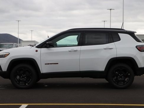 New 2023 Jeep Compass Trailhawk w/ Trailhawk Elite Group image 2