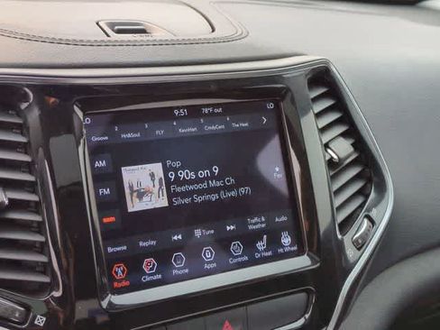 Certified 2019 Jeep Cherokee Limited AWD/4WD image 29