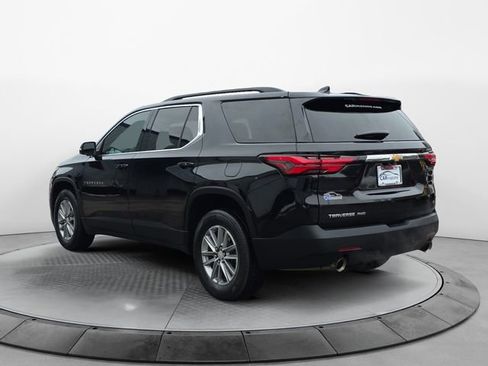 Used 2022 Chevrolet Traverse LT image 3