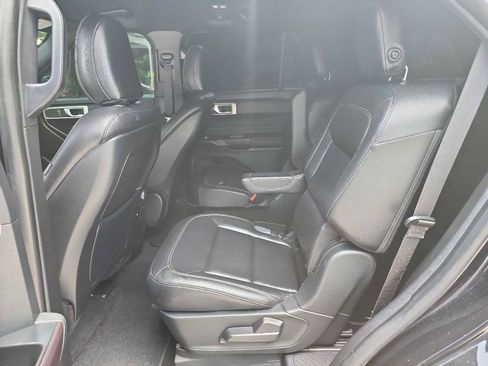 Used 2020 Ford Explorer XLT w/ Equipment Group 202A image 27