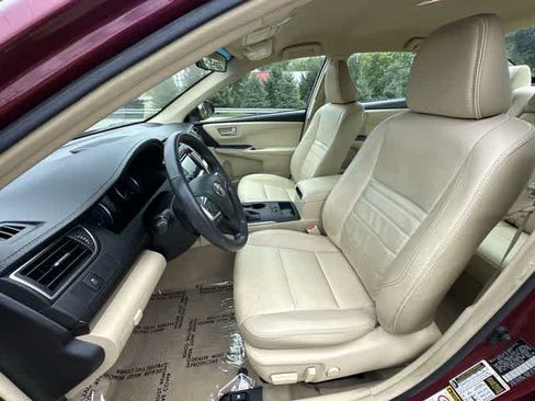 Used 2017 Toyota Camry XLE FWD image 15