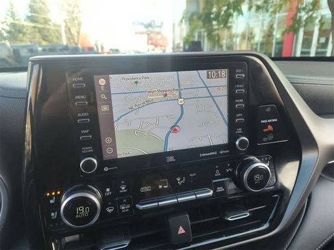 Used 2020 Toyota Highlander Limited image 18