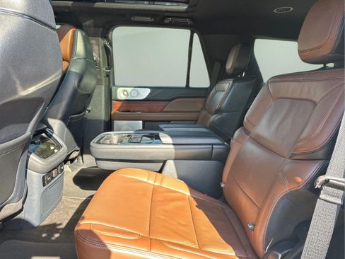 Used 2024 Lincoln Navigator Reserve AWD/4WD image 13