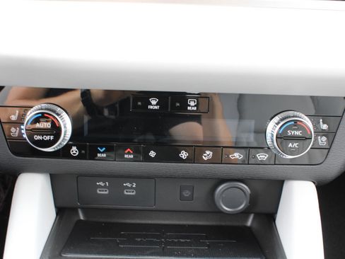 New 2025 Mitsubishi Outlander Platinum Edition image 28