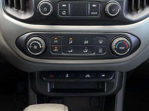 Used 2020 Chevrolet Colorado LT w/ LT Convenience Package RWD image 21