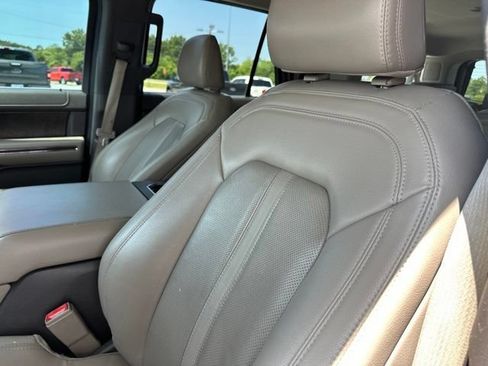 Used 2021 Ford Expedition Max Limited RWD image 16