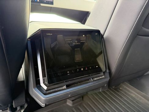 Used 2024 Tesla Cybertruck AWD Crew Cab image 23