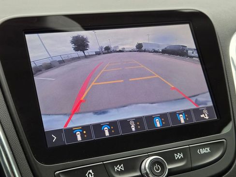 Used 2020 Chevrolet Equinox Premier image 18