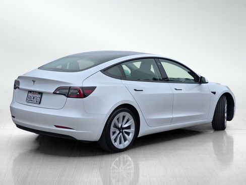 Used 2022 Tesla Model 3 RWD image 4