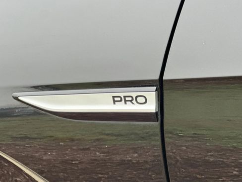 Used 2021 Volkswagen ID.4 Pro w/ ID.4 Protection Package image 32