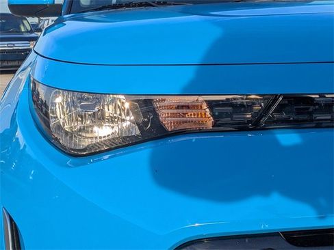 Used 2023 Kia Soul EX image 9