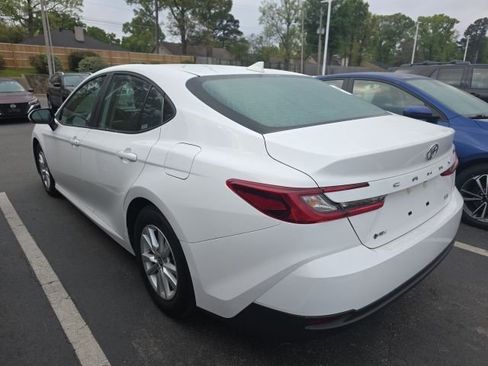 Used 2025 Toyota Camry LE image 4