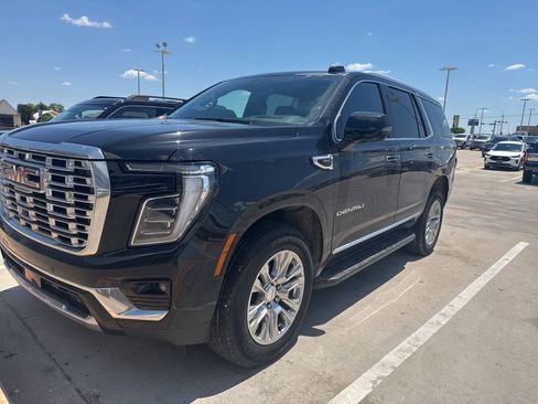 Used 2025 GMC Yukon Denali RWD image 6