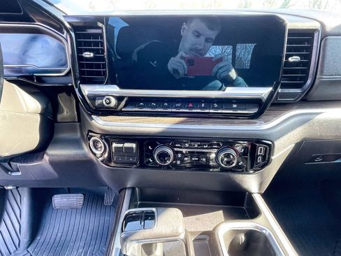 Used 2022 Chevrolet Silverado 1500 LT Trail Boss w/ LT Trail Boss Premium Package image 13