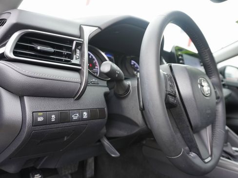 Used 2023 Toyota Camry SE image 12