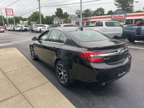 Used 2017 Buick Regal Sport Touring FWD image 5
