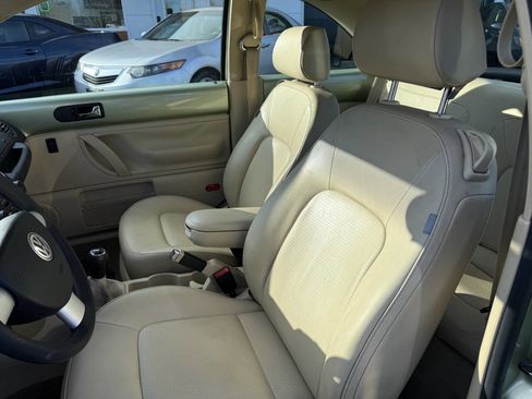 Used 2008 Volkswagen Beetle S image 21