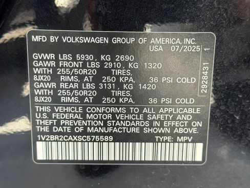 Used 2025 Volkswagen Atlas SEL AWD/4WD image 30