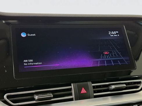 Used 2022 Kia Niro EX Premium image 18