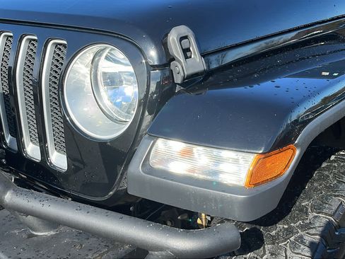 Used 2018 Jeep Wrangler Unlimited Sahara w/ Cold Weather Group image 7