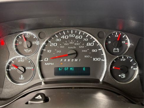 Used 2021 Chevrolet Express 3500 w/ Driver Convenience Package RWD image 36