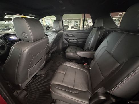 Used 2023 Chevrolet Traverse RS AWD/4WD image 24
