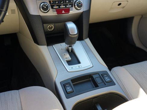 Used 2013 Subaru Outback 2.5i Premium AWD/4WD image 24