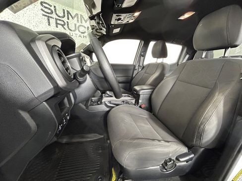 Used 2017 Toyota Tacoma TRD Off-Road w/ Tow Package (A/T) image 20