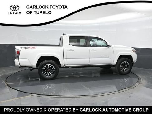 Used 2022 Toyota Tacoma TRD Sport AWD/4WD image 4