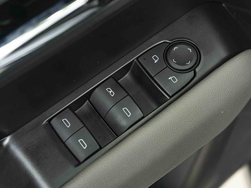 Used 2024 Chevrolet Colorado ZR2 AWD/4WD image 37