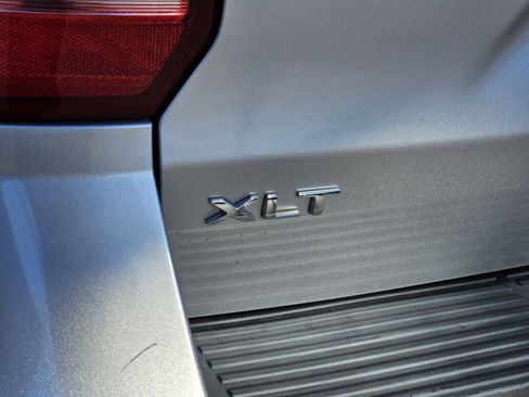 Used 2019 Ford Expedition XLT w/ Equipment Group 202A image 7