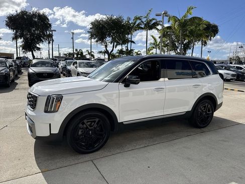 Used 2023 Kia Telluride SX Prestige image 11